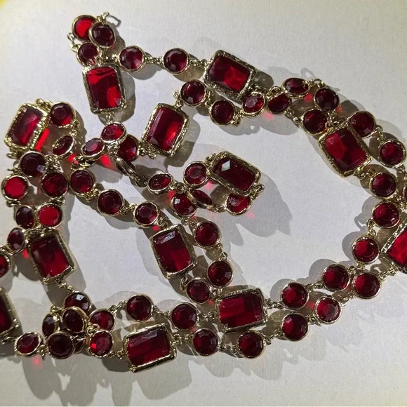 CHANEL vintage 1981 Chicklet necklace RED - Picture 3 of 13